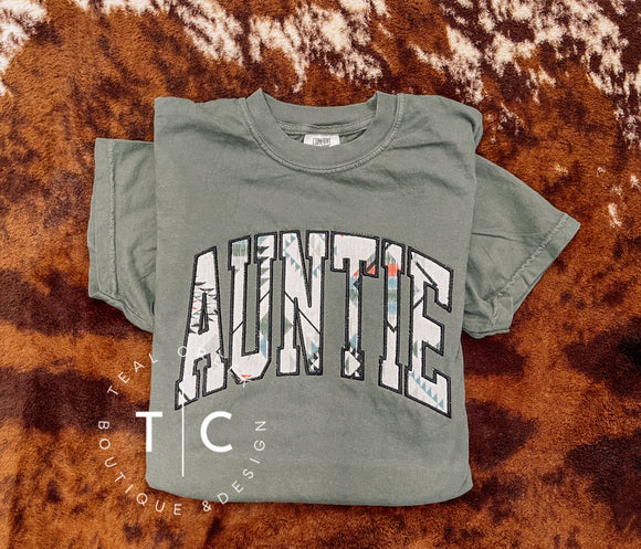 Auntie tee (white aztec)