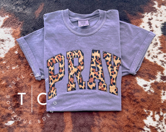 Pray (cheetah) tee
